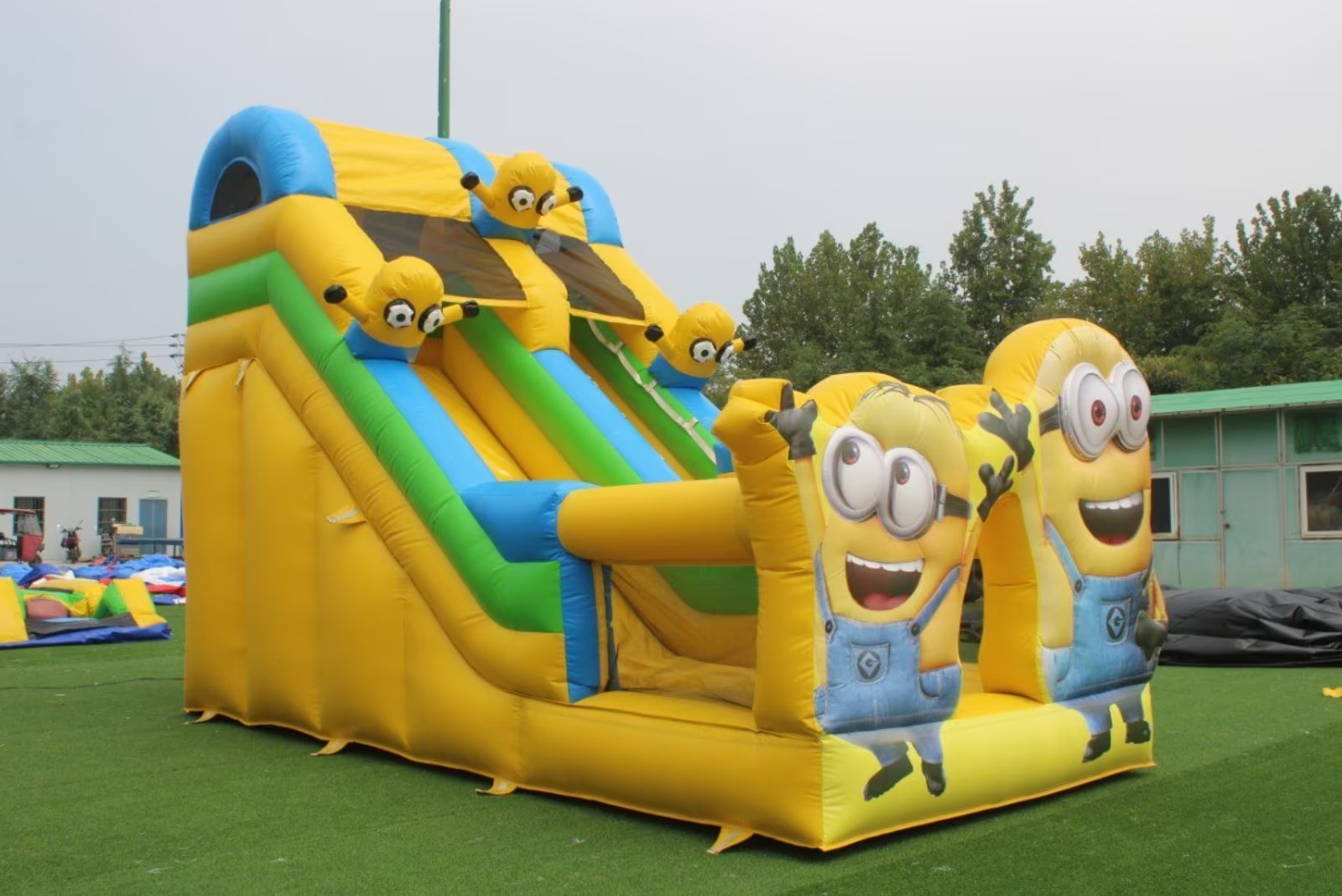 MINION HÜPFBURG – Bild 2