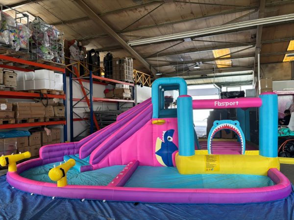 HÜPFBURG ZWEI RUTSCHEN UND ZWEI POOLS – Bild 2